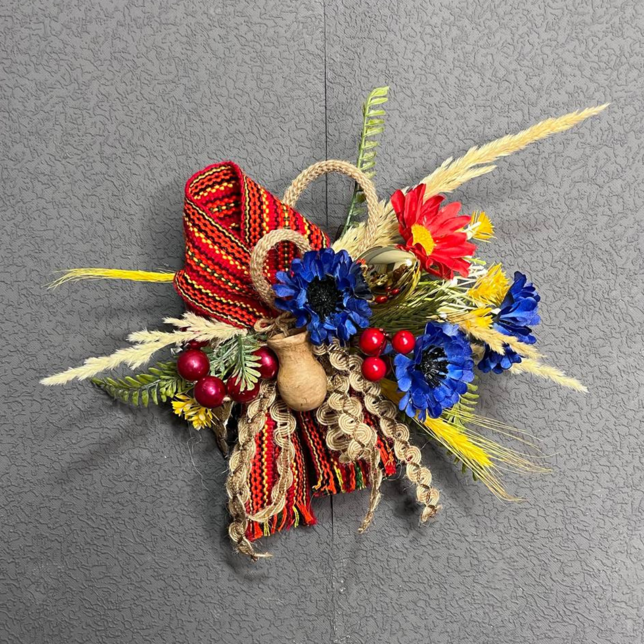 Декор для пасхальной корзины с васильками полосками и ромашками (2937575950)