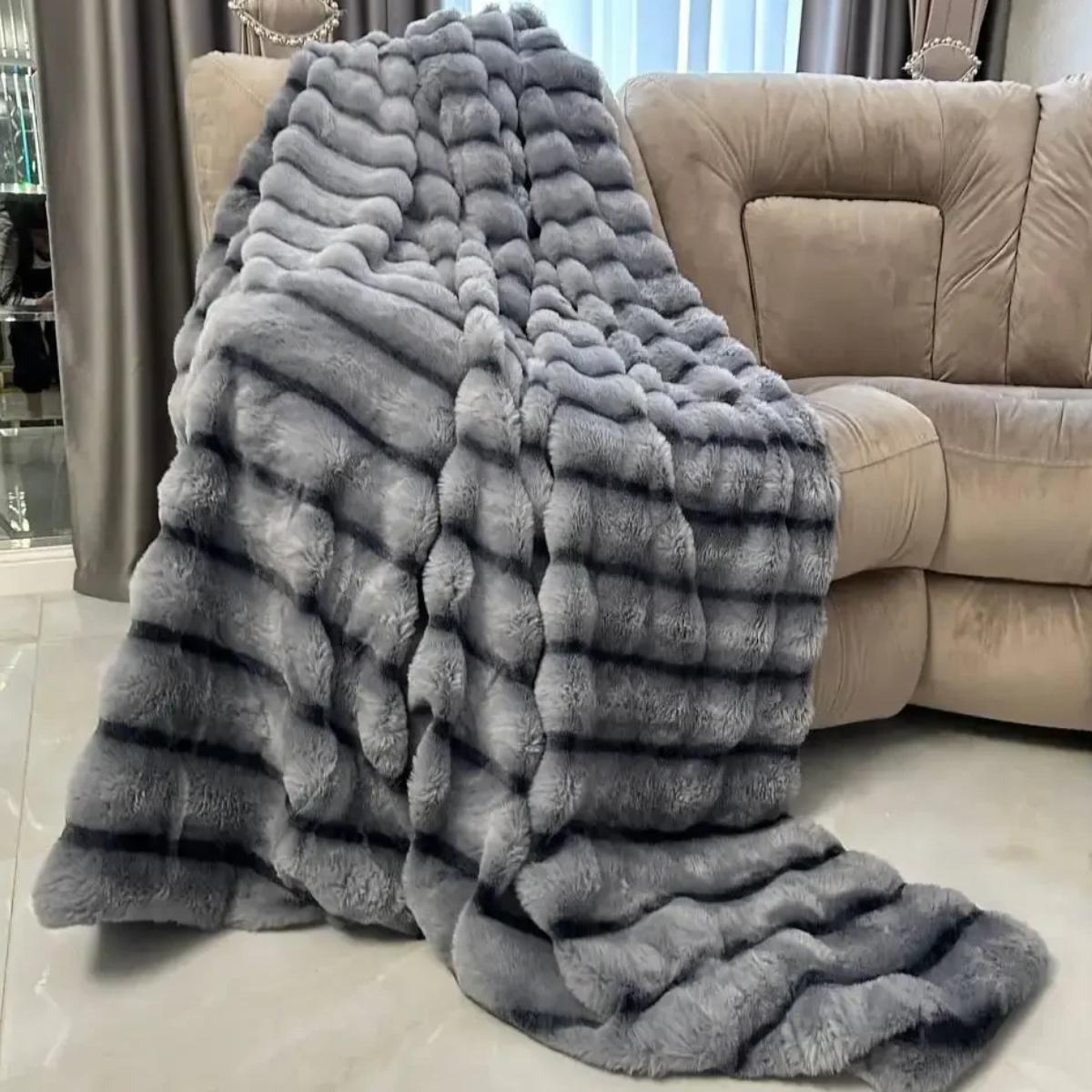 Плед корейський стиль Koloco Кролик євро ширина смужки 10 см 200х230 см Сірий (40667) - фото 1