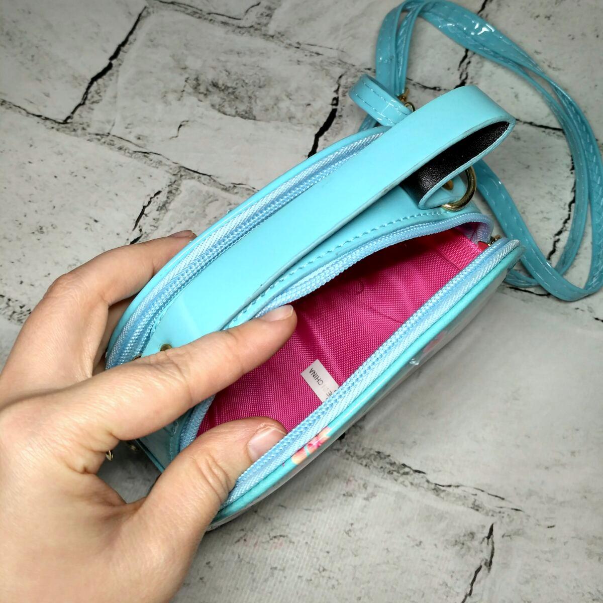 Сумочка дитяча для дівчинки лакова з ремінцем Міккі 15х12х5 см Блакитний (731-10) - фото 2 Сумочка дитяча для дівчинки лакова з ремінцем Міккі 15х12х5 см Блакитний (731-10) - фото 2