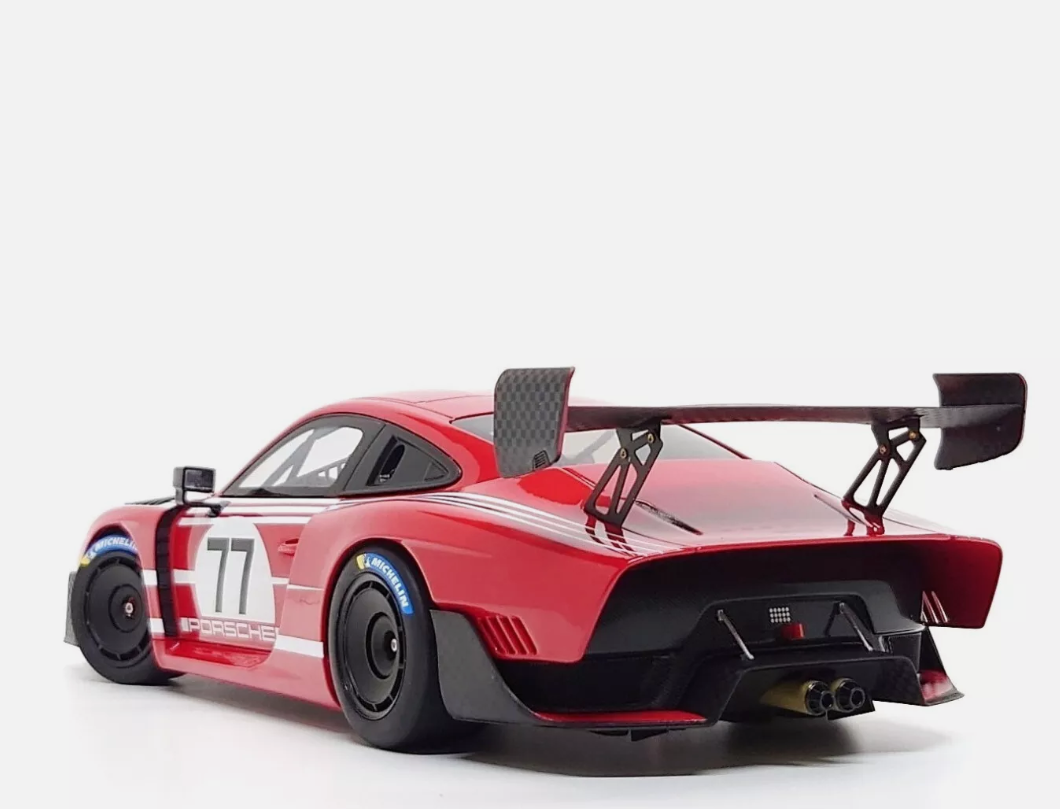 Модель автомобіля Minichamps Porsche 935/19 №77 911 GT2 RS Clubsport Salzburg Limited Edition 1:18 (155067577) - фото 2