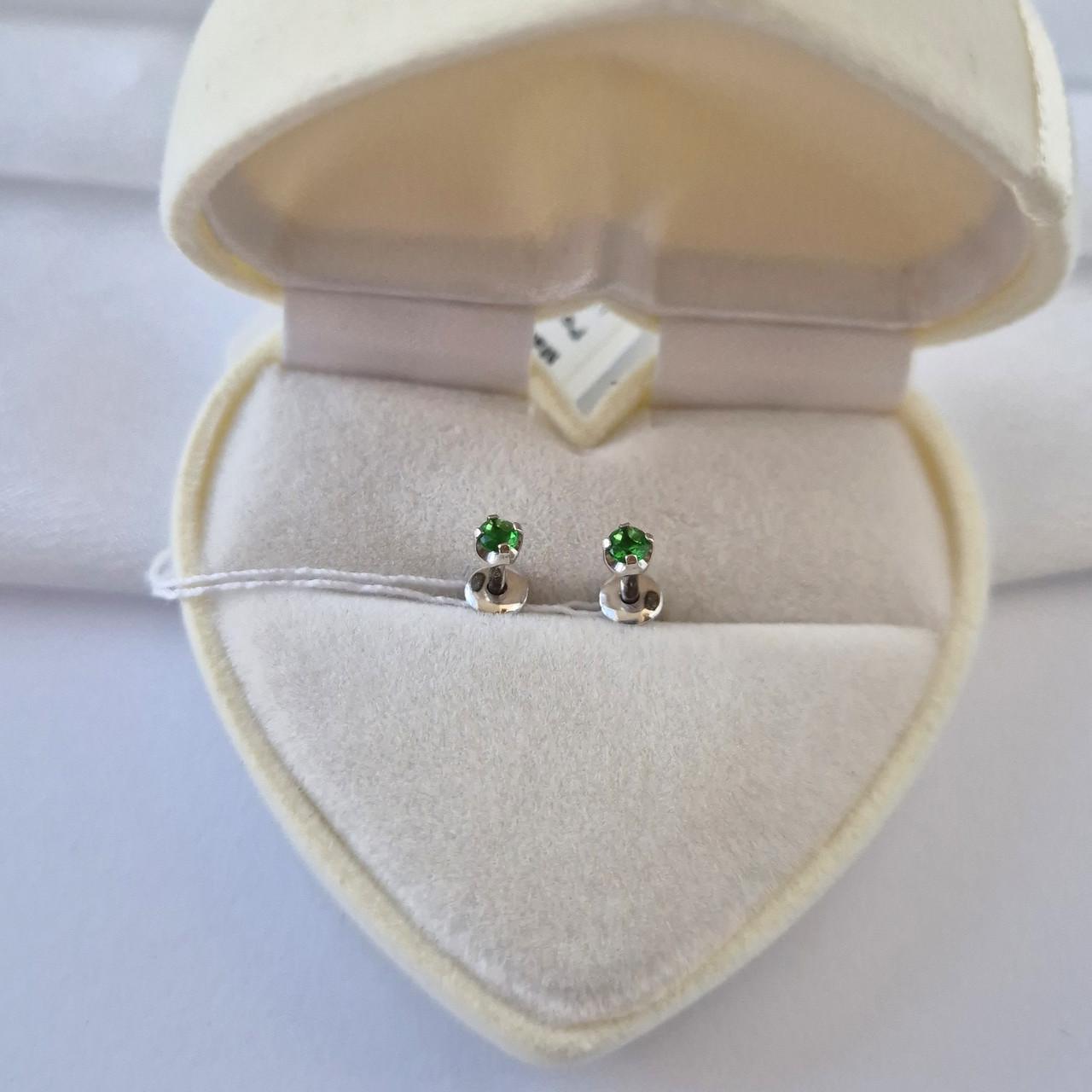 Серьги на закрутках с зеленым камнем 3 мм серебро 925 пробы 0,87 г (72305с)