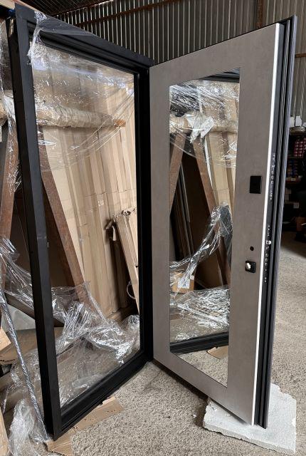 Входная дверь Redfort Венеция с зеркалом квартира 960х2040 мм (29506154) - фото 3 Входная дверь Redfort Венеция с зеркалом квартира 960х2040 мм (29506154) - фото 3