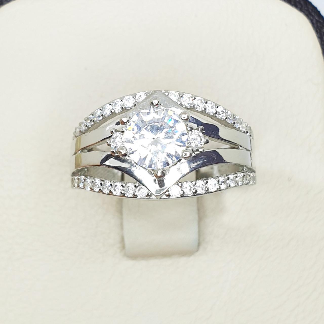 Кольцо серебряное с кубическим цирконием р. 18 5,22 г (1584706811)