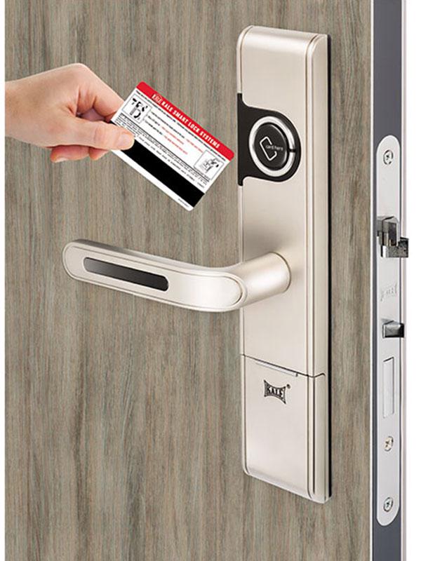 Замок карточный Luxury электронный правосторонний правосторонний 1000 единиц (1-30221) - фото 2 Замок карточный Luxury электронный правосторонний правосторонний 1000 единиц (1-30221) - фото 2