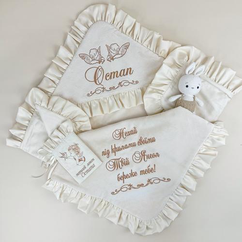 Крыжма для мальчика с котомкой Family Tradition Ангел твоего Крещение махра велюровая с вышивкой 100х100 см Айвори (50266)