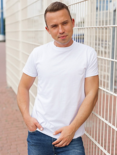 Футболка чоловіча GBI Regular бавовняна S Білий (12839-м)