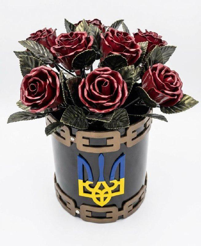 Кованые розы в вазе-тубусе "Герб 8 шт. 45 см Бордовый (ВТ07) Кованые розы в вазе-тубусе "Герб 8 шт. 45 см Бордовый (ВТ07)