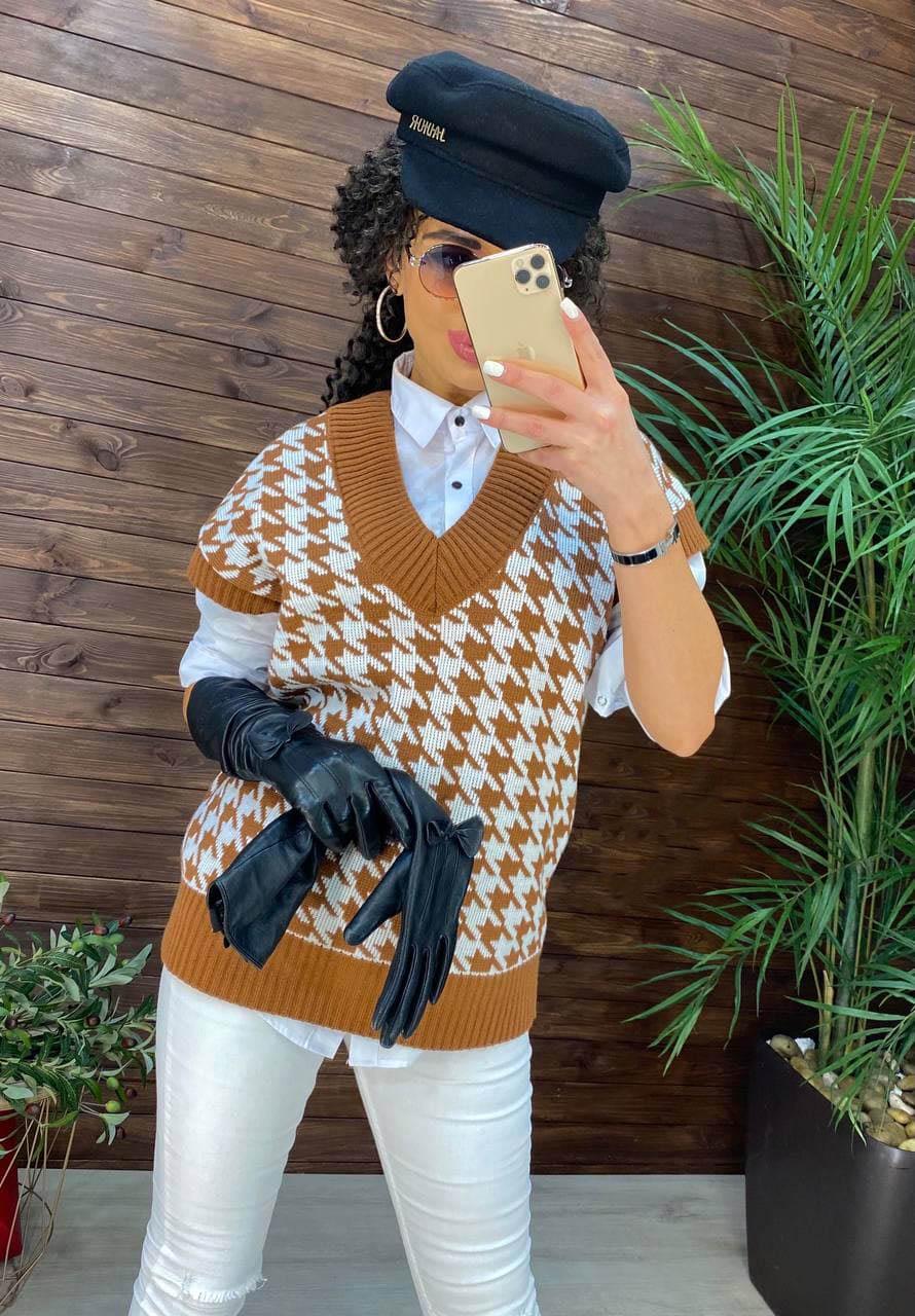 Жилетка вязаная женская с принтом гусиная лапка р. 42-48 Коричневый (2273)