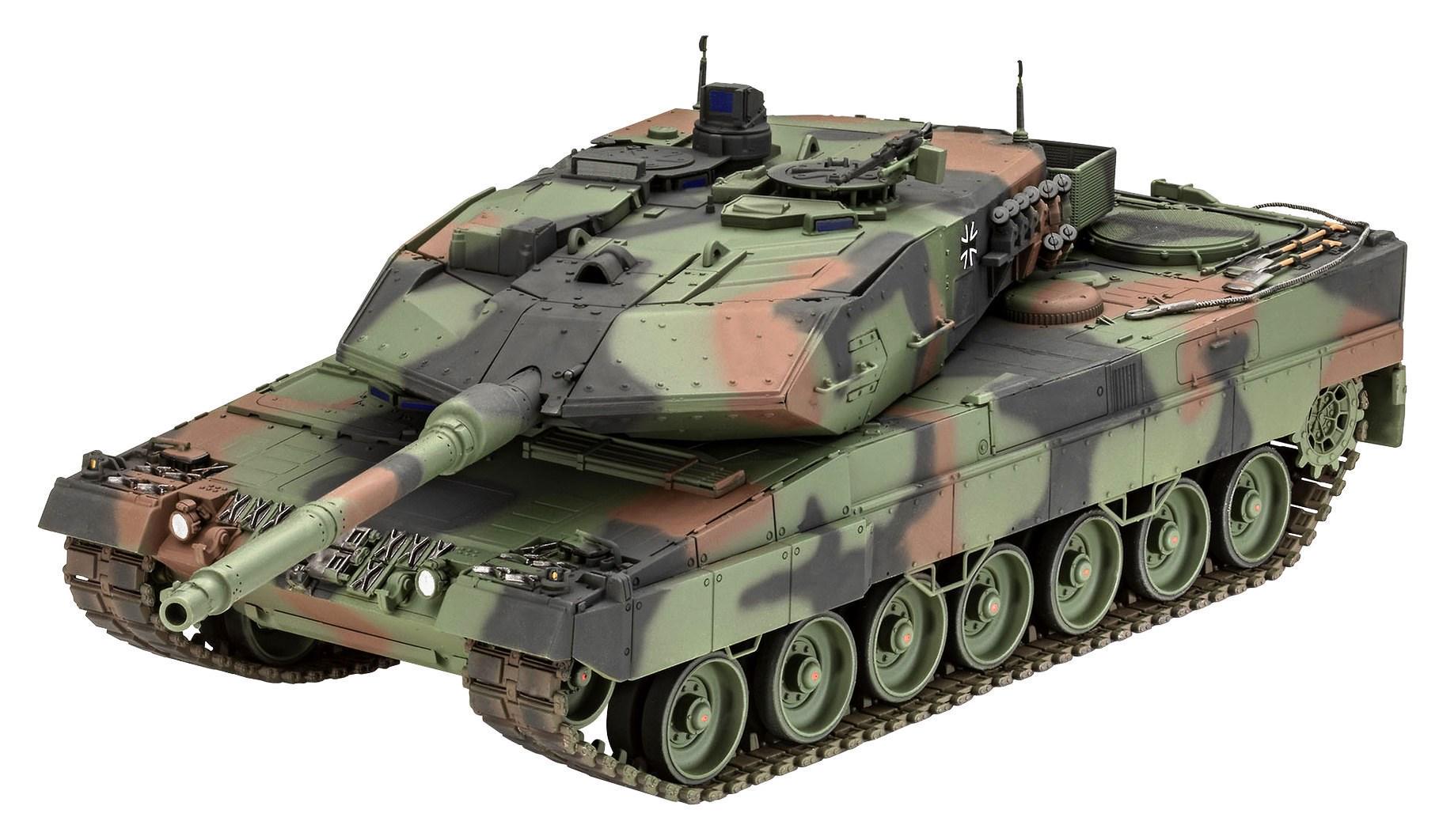 Збірна модель Revell Танк Леопард 2 A6M+ рівень 5/1:35 (RVL-03342)