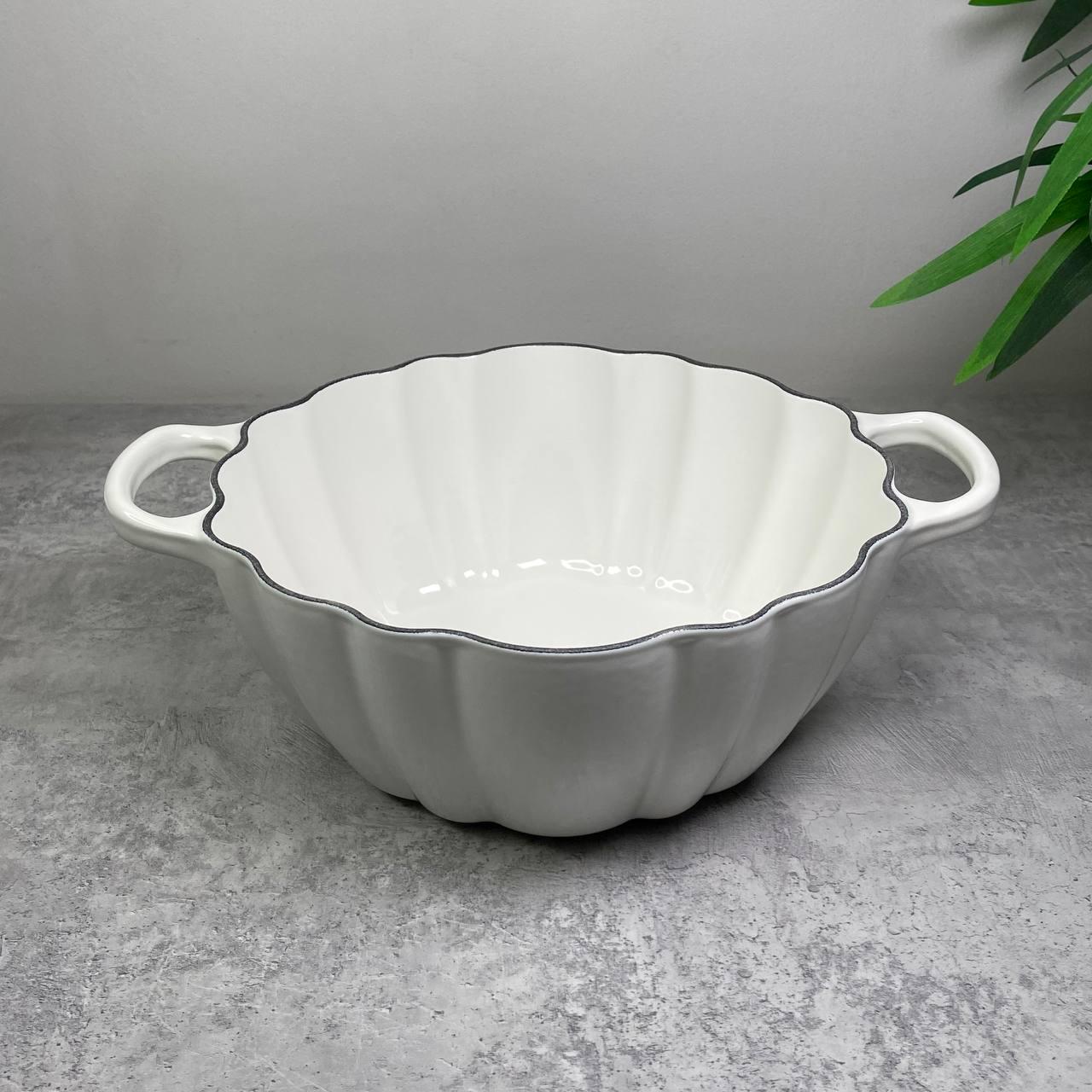 Кастрюля с крышкой Le Creuset Signature Тыква 3,7 л White (21238240101441) - фото 2 Кастрюля с крышкой Le Creuset Signature Тыква 3,7 л White (21238240101441) - фото 2