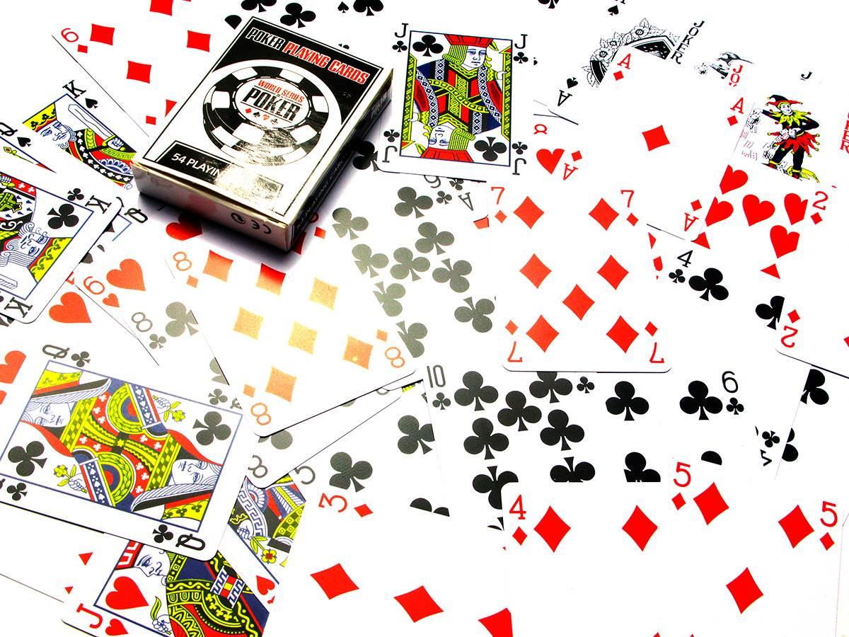 Карты игральные пластиковые Poker playing cards 9,5х6,5х1,8 см (26808)