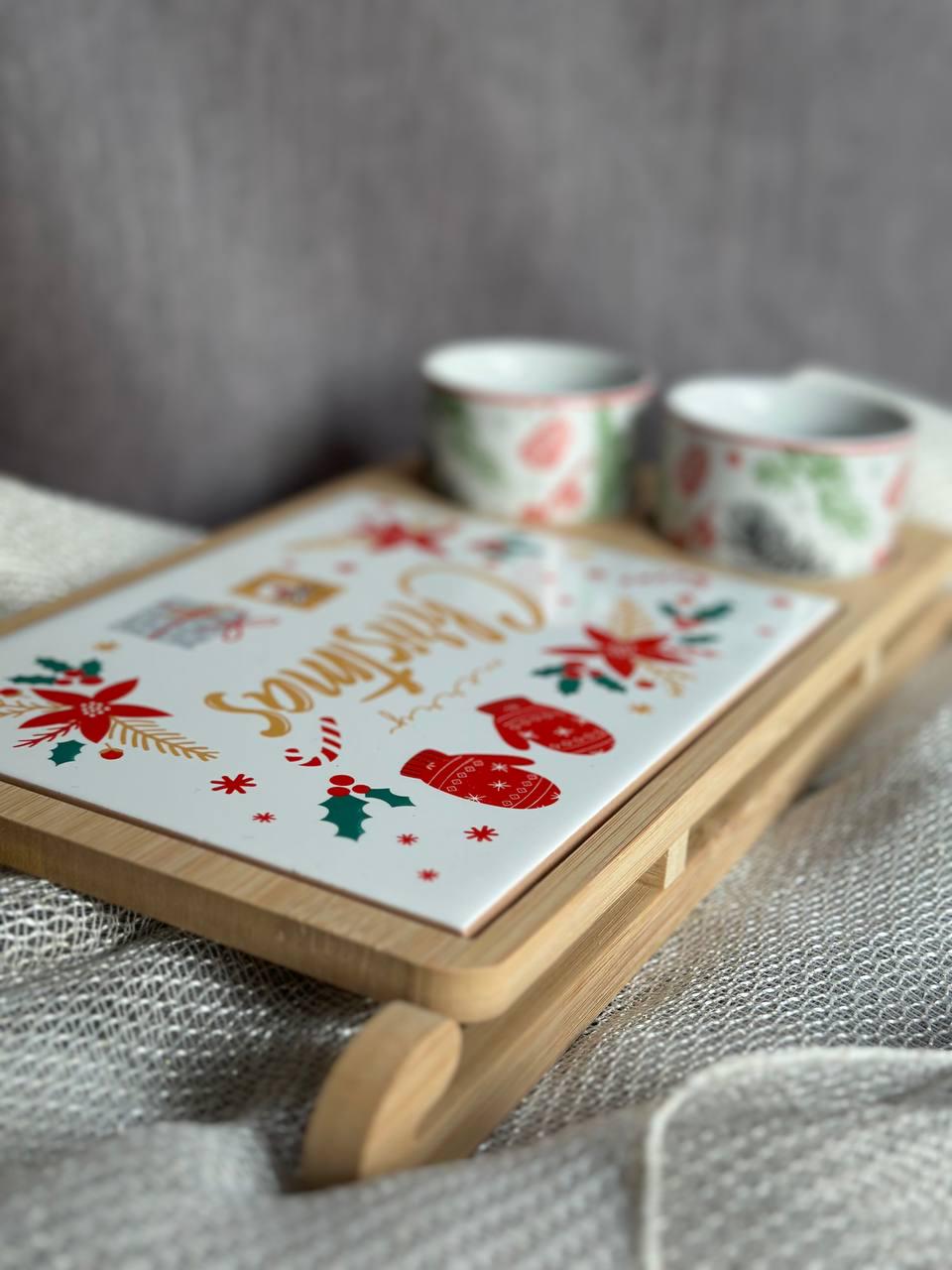 Набір піал новорічних Elisey Сани на бамбуковій підставці 34х17х4 см (16020-005) - фото 4 Набір піал новорічних Elisey Сани на бамбуковій підставці 34х17х4 см (16020-005) - фото 4