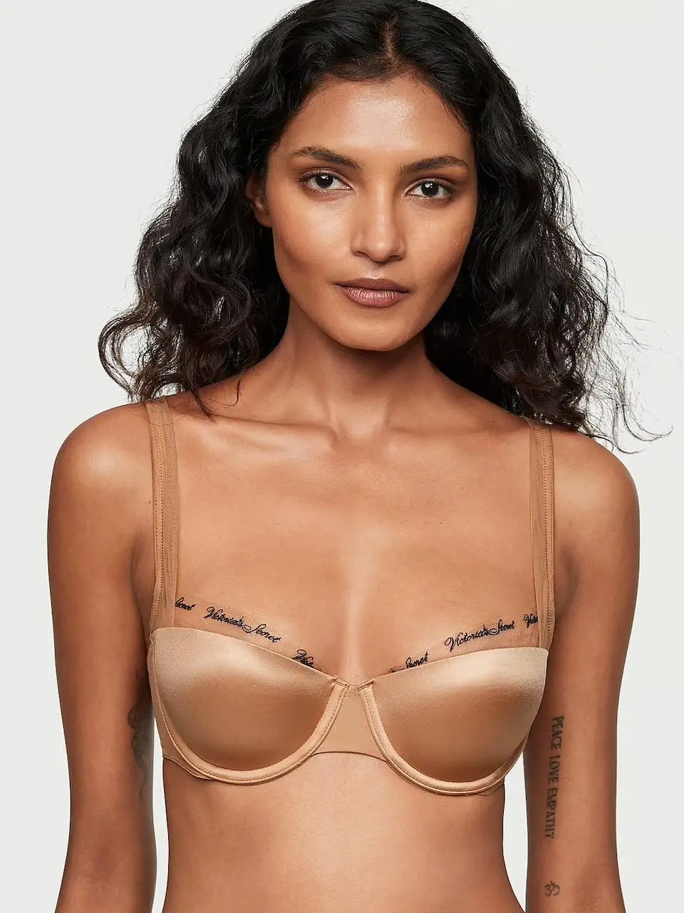 Бюстгальтер без пуш ап Victoria's Secret Smooth Logo Embroidery Lightly Lined Balconette Bra 75F Бежевий (20866324)