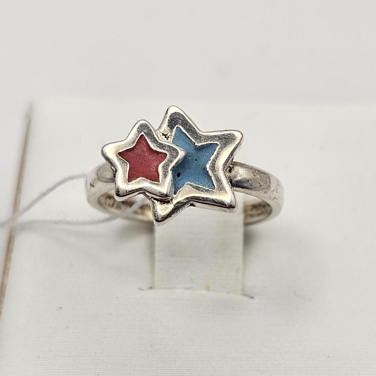 Кольцо серебряное с ювелирной эмалью Две звезды р. 15 2,05 г (3039556188) Кольцо серебряное с ювелирной эмалью Две звезды р. 15 2,05 г (3039556188)