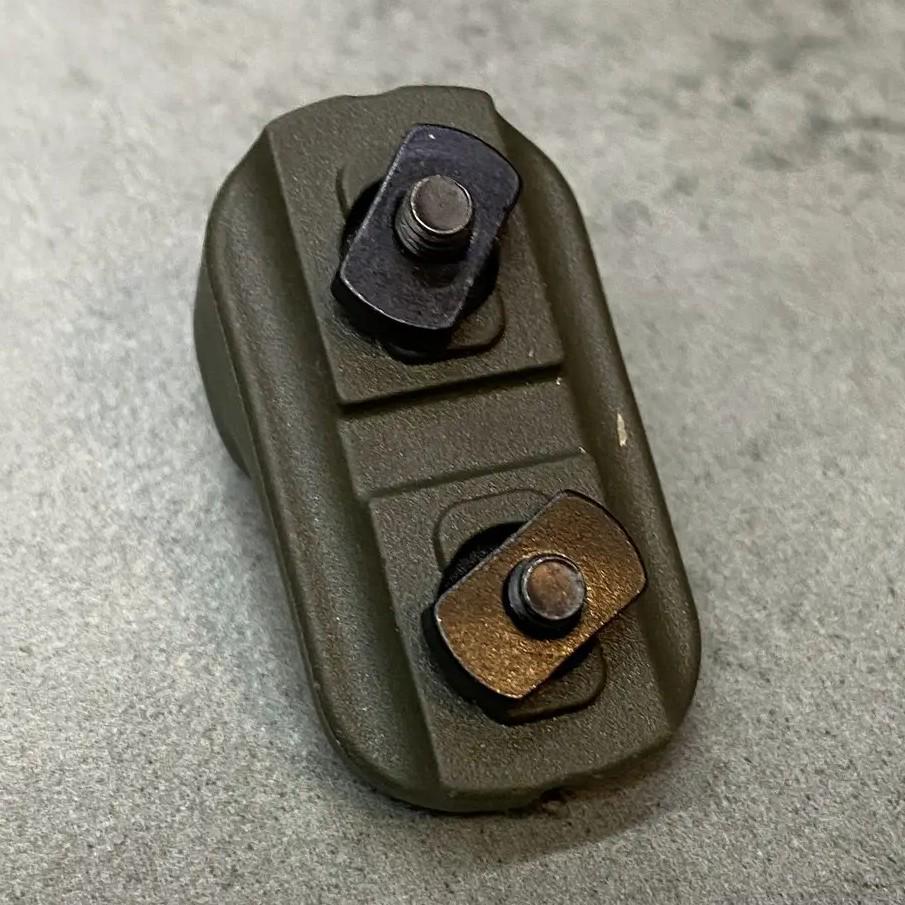 Гнездо посадочное под антабку DLG Tactical QD DLG-150 на крепление M-LOK Олива (241712) - фото 3 Гнездо посадочное под антабку DLG Tactical QD DLG-150 на крепление M-LOK Олива (241712) - фото 3