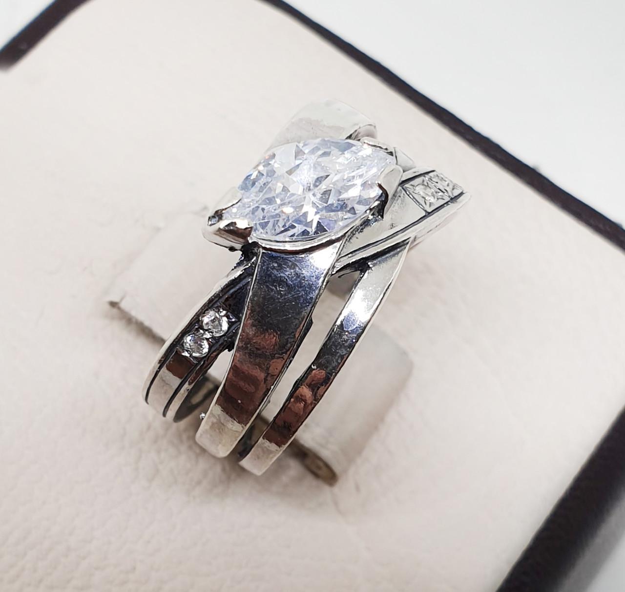 Кольцо серебряное с кубическим цирконием р. 21,5 4,29 г (1504018207) Кольцо серебряное с кубическим цирконием р. 21,5 4,29 г (1504018207)