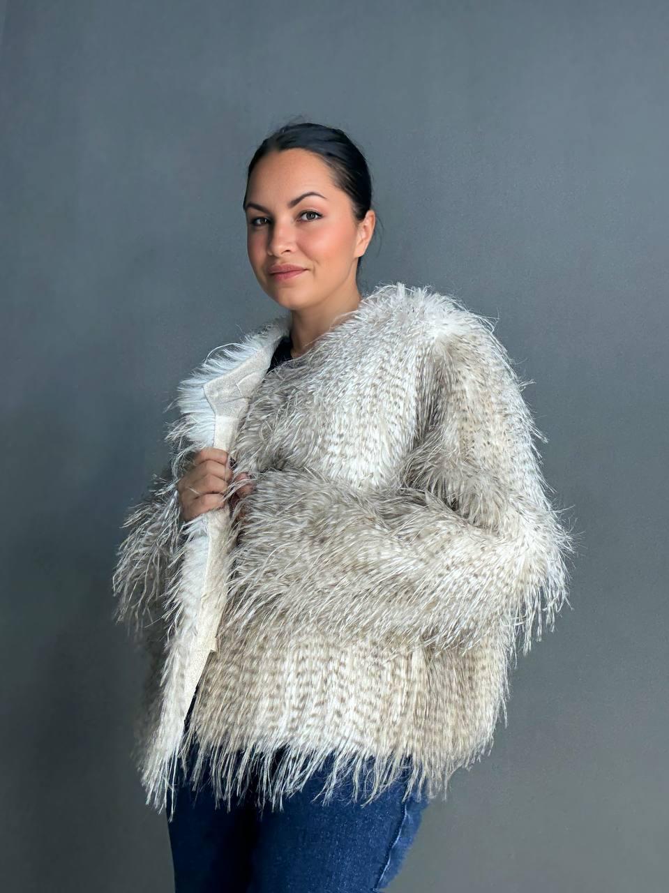 Шуба жіноча Fancy Matinee 111 штучне хутро перо коротка M Бежевий (4838) - фото 4 Шуба жіноча Fancy Matinee 111 штучне хутро перо коротка M Бежевий (4838) - фото 4