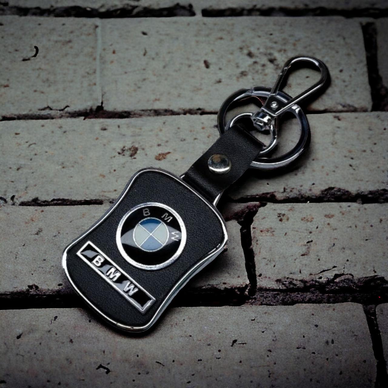 Брелок с логотипом авто BMW металлический со вставками натуральной кожи карабин с кольцом (1828823399)
