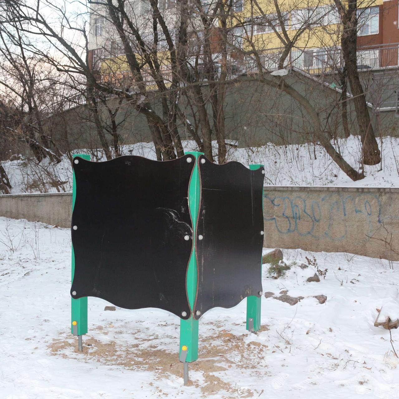 Доска для рисования для детской игровой площадки Kidigo 122х122х162 см Разноцветный (1127670964) - фото 7