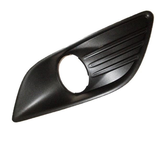 Решетка бампера AVTM Ford Focus 08-10 левая с отверстиями для противотуманок (2809 911)