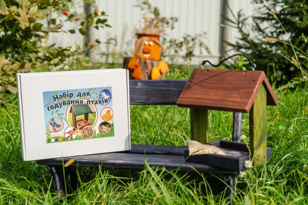 Набор для кормления из деревянной кормушки и корма для птиц овес/крупы/семена/просо Зеленый с коричневым Набор для кормления из деревянной кормушки и корма для птиц овес/крупы/семена/просо Зеленый с коричневым