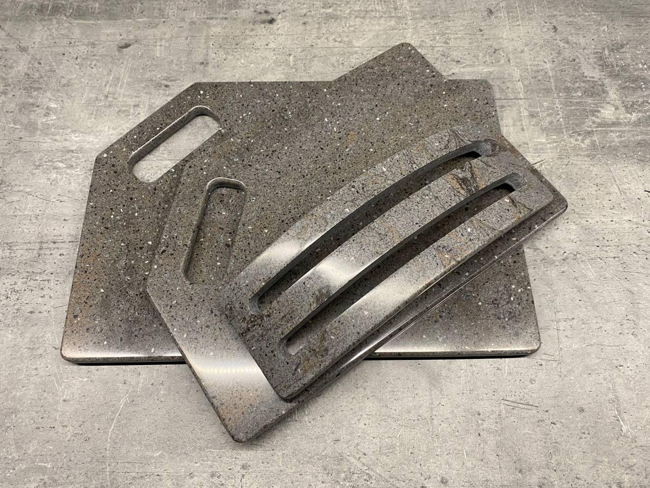 Набір дошок кухонних Lava rock зі штучного акрилового каменю на підставці 2 шт. - фото 3 Набір дошок кухонних Lava rock зі штучного акрилового каменю на підставці 2 шт. - фото 3