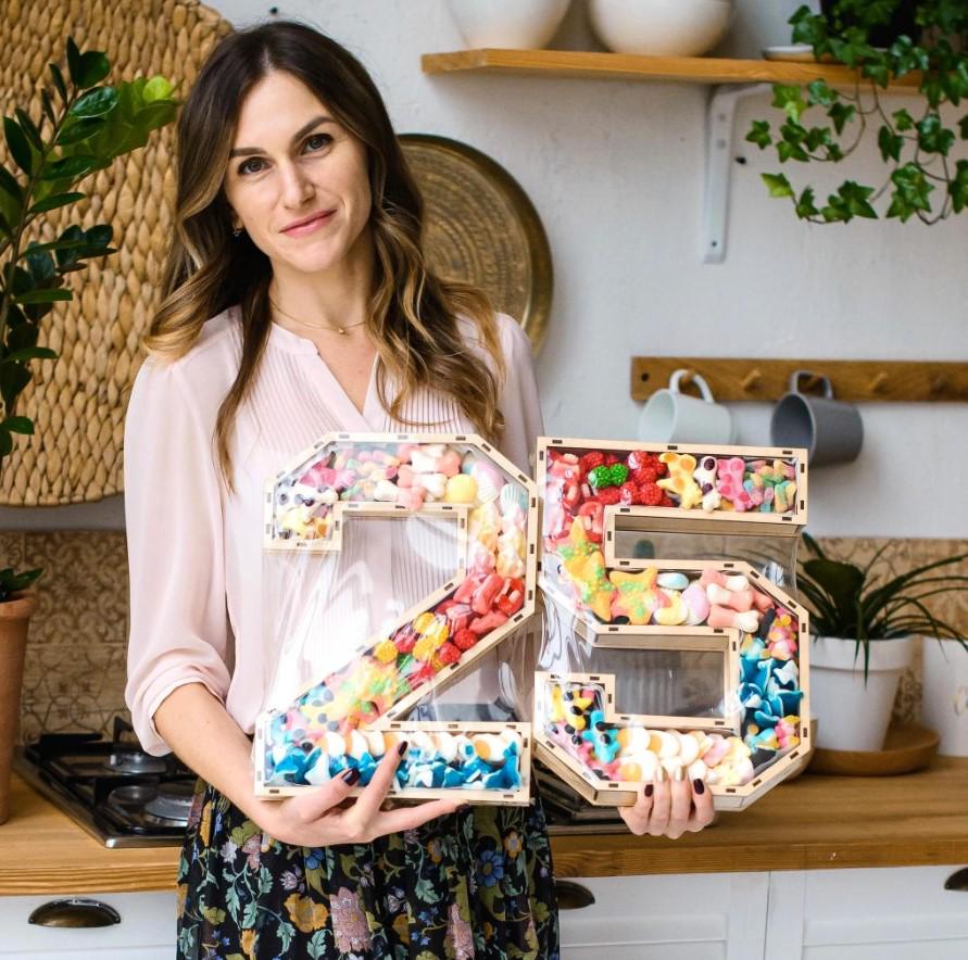 Подарунковий бокс солодкий Цифра 2 з желе (2508049164) - фото 2 Подарунковий бокс солодкий Цифра 2 з желе (2508049164) - фото 2