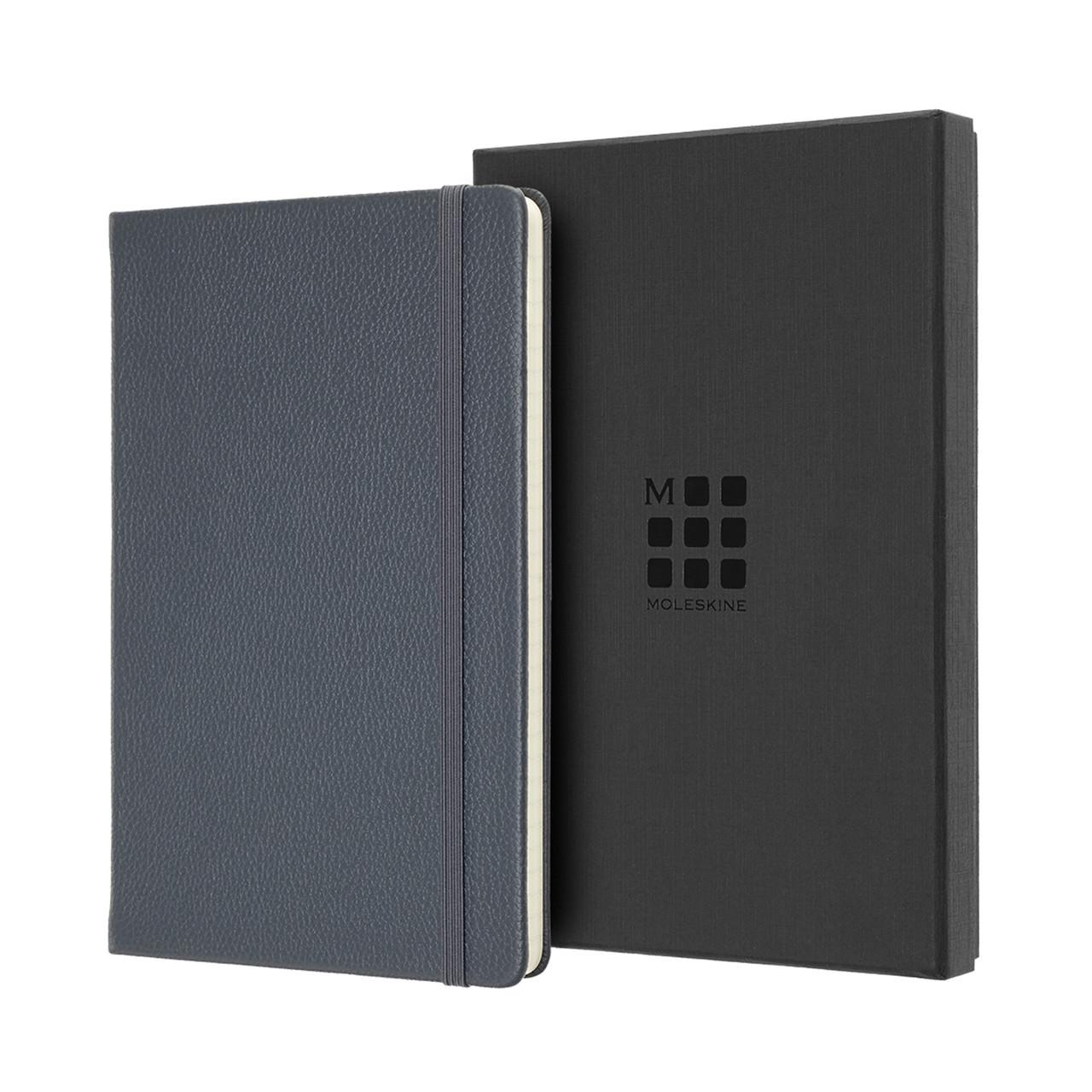 Блокнот Moleskine Limited Leather средний 13х21 см 240 страниц в линейку темно-синий с боксом (8058647620688)