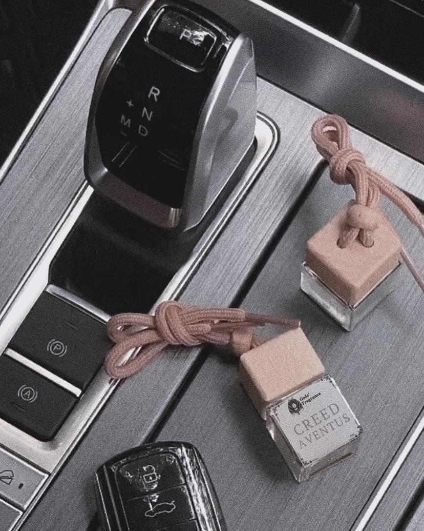 Автопарфум з ароматом Creed Aventus Gods Fragrance на дзеркало заднього виду (N-003M) - фото 3 Автопарфум з ароматом Creed Aventus Gods Fragrance на дзеркало заднього виду (N-003M) - фото 3