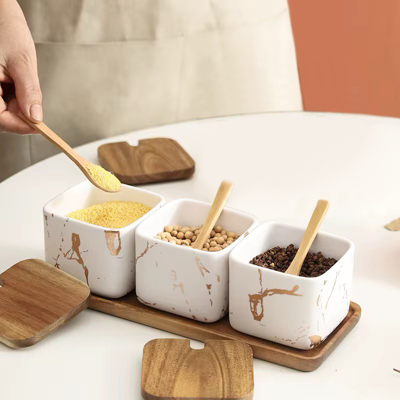 Набір ваз для сипучих керамічних на підносі 3 шт. Білий (ST0389) - фото 2 Набір ваз для сипучих керамічних на підносі 3 шт. Білий (ST0389) - фото 2