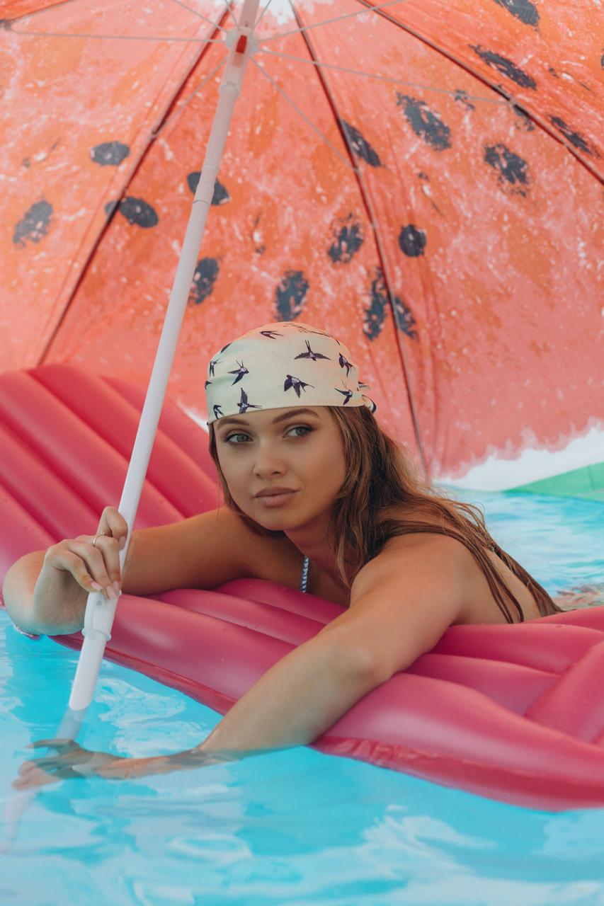 Платок ласточки шелковый 55х55 см Бежевый (27581353) - фото 8 Платок ласточки шелковый 55х55 см Бежевый (27581353) - фото 8