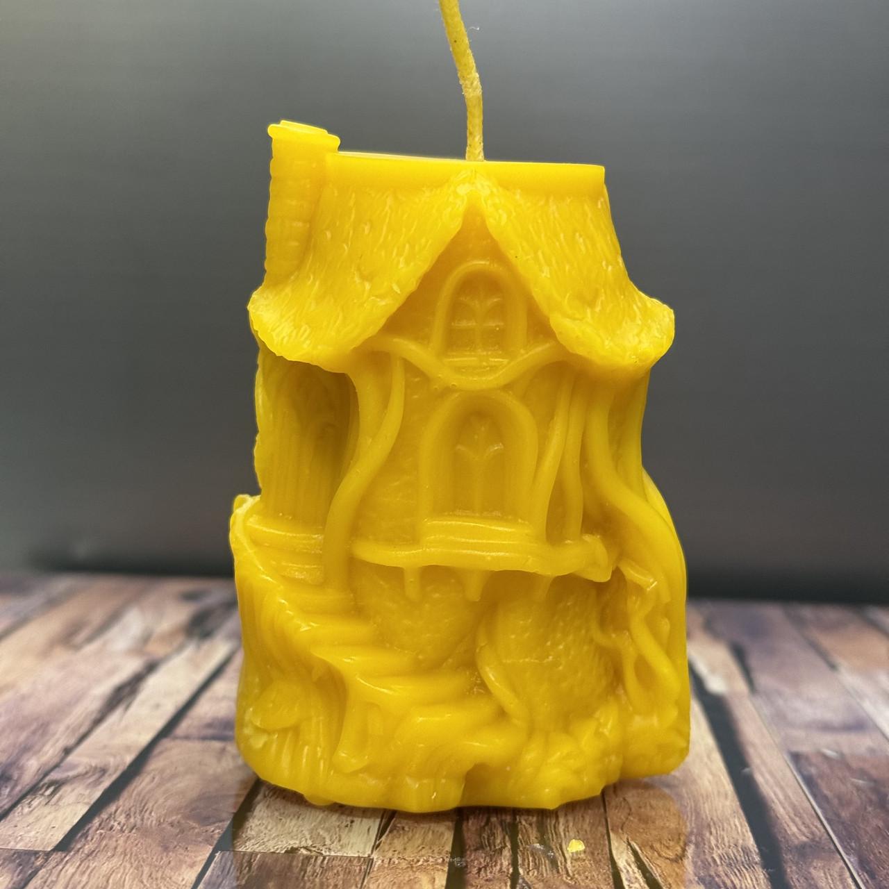 Свічка воскова Будиночок у дереві з бджолиного воску 80х60 мм (2796048613)