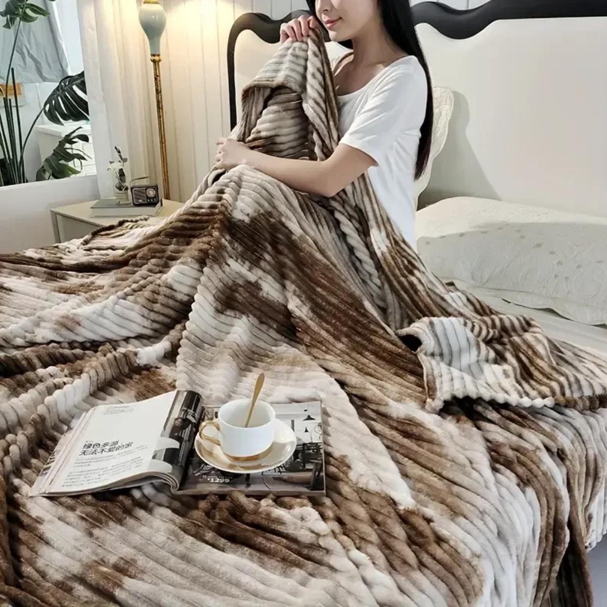 Плед Koloco Шарпей мармуровий євро 200х230 см Темно-коричневий (41819) - фото 2 Плед Koloco Шарпей мармуровий євро 200х230 см Темно-коричневий (41819) - фото 2