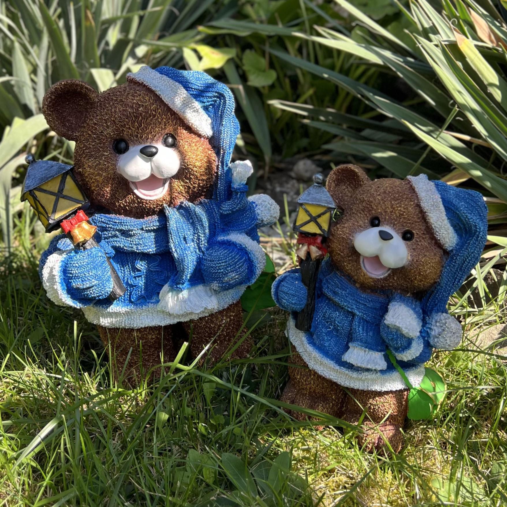 Фигура новогодняя садовая Медведи в костюмах с фонарями 2 шт. 37х28х21 см/28х18х17 см Синий