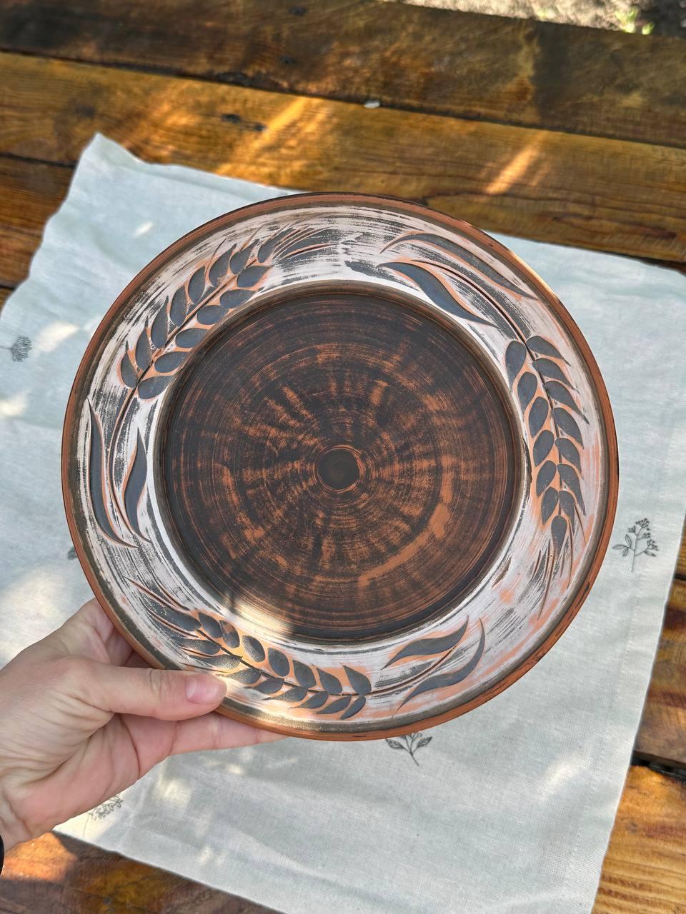 Тарілка Колосок із червоної глини ангоб 21 см - фото 3 Тарілка Колосок із червоної глини ангоб 21 см - фото 3