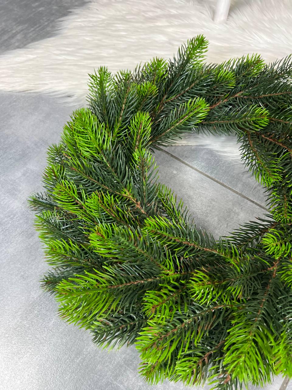 Новорічний вінок Роял зі штучної хвої з салатовими кінчиками 40 см Зелений (YA678611) - фото 4 Новорічний вінок Роял зі штучної хвої з салатовими кінчиками 40 см Зелений (YA678611) - фото 4