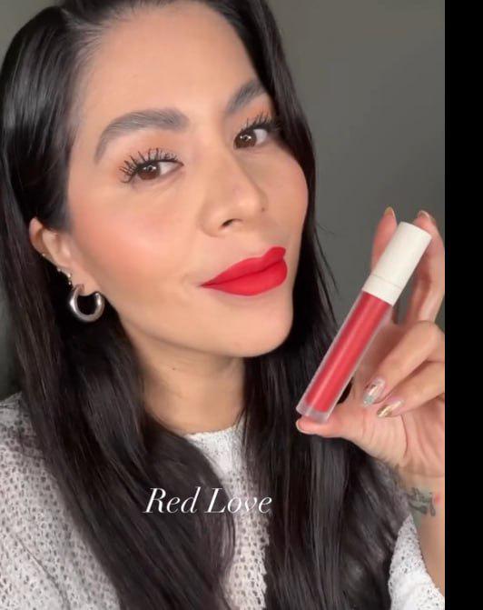 Помада рідка матова Farmasi 06 Red Love 4 г (77627832) - фото 4 Помада рідка матова Farmasi 06 Red Love 4 г (77627832) - фото 4