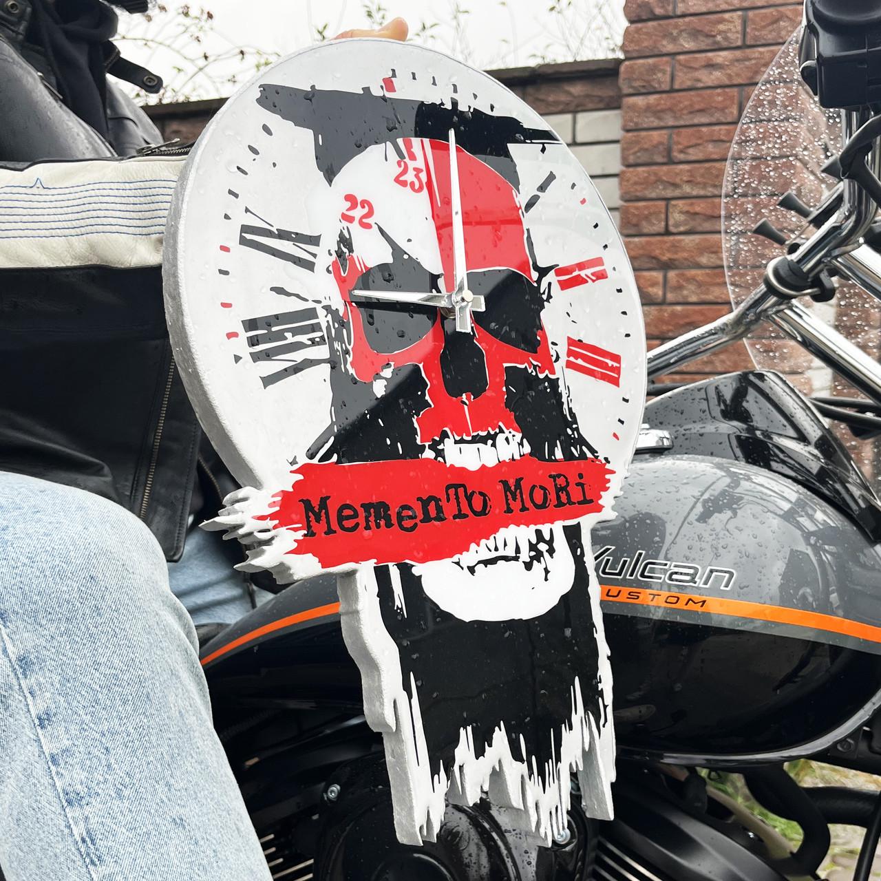 Часы настенные из эпоксидной смолы Череп 44x30 см