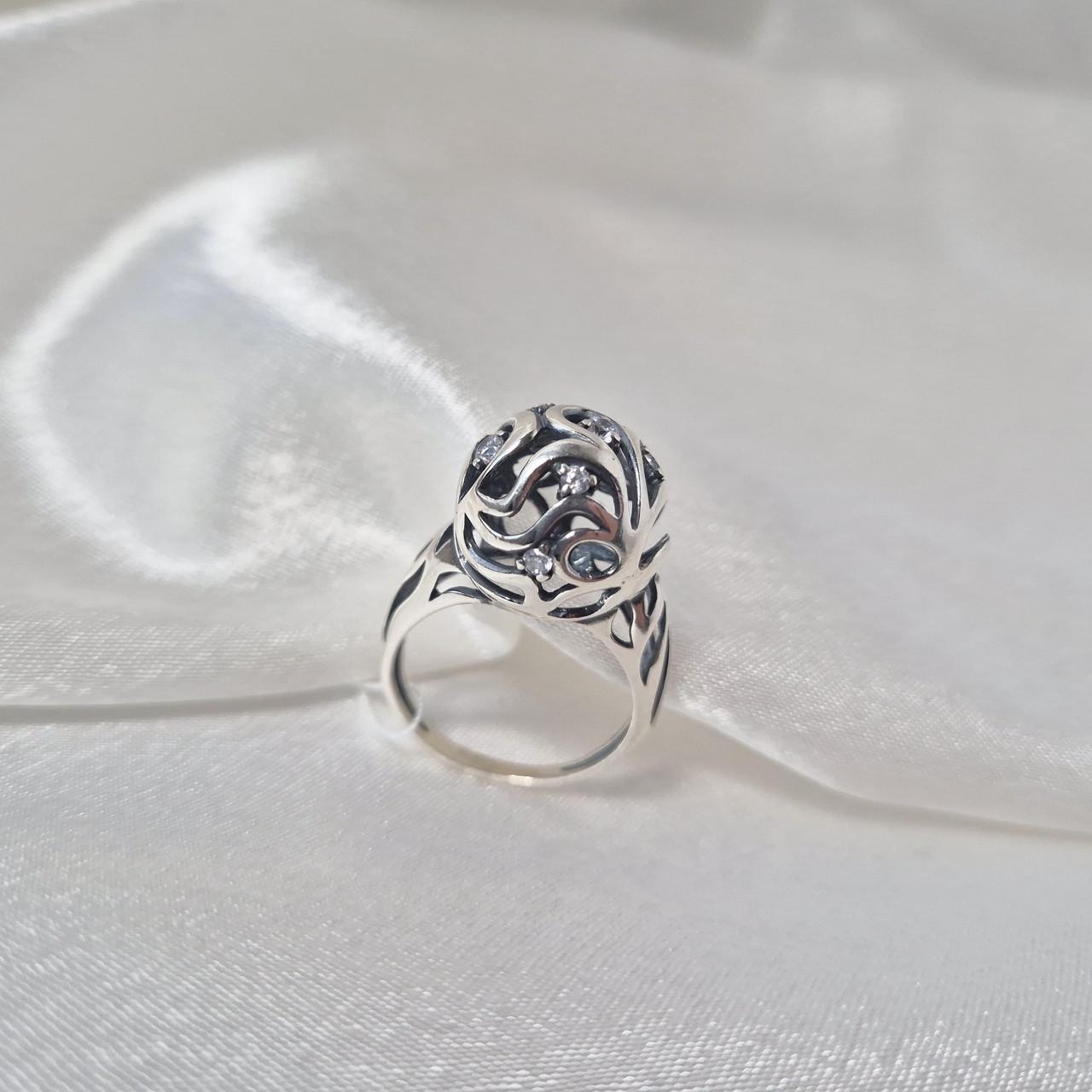 Каблучка кулька з білими каменями срібло 925 проби чорнене 4,84 г р. 18 (1771к) Каблучка кулька з білими каменями срібло 925 проби чорнене 4,84 г р. 18 (1771к)