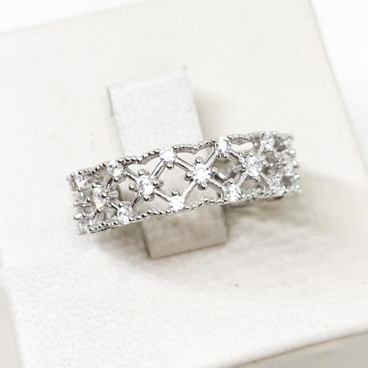 Кольцо серебряное с кубическим цирконием 2,35 г р. 18 (1600673986) Кольцо серебряное с кубическим цирконием 2,35 г р. 18 (1600673986)