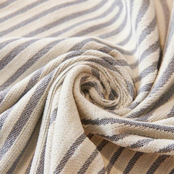 Плед покрывало на диван и кровать для мягкой мебели с узором 180х230 см Бело-серый - фото 6 Плед покрывало на диван и кровать для мягкой мебели с узором 180х230 см Бело-серый - фото 6