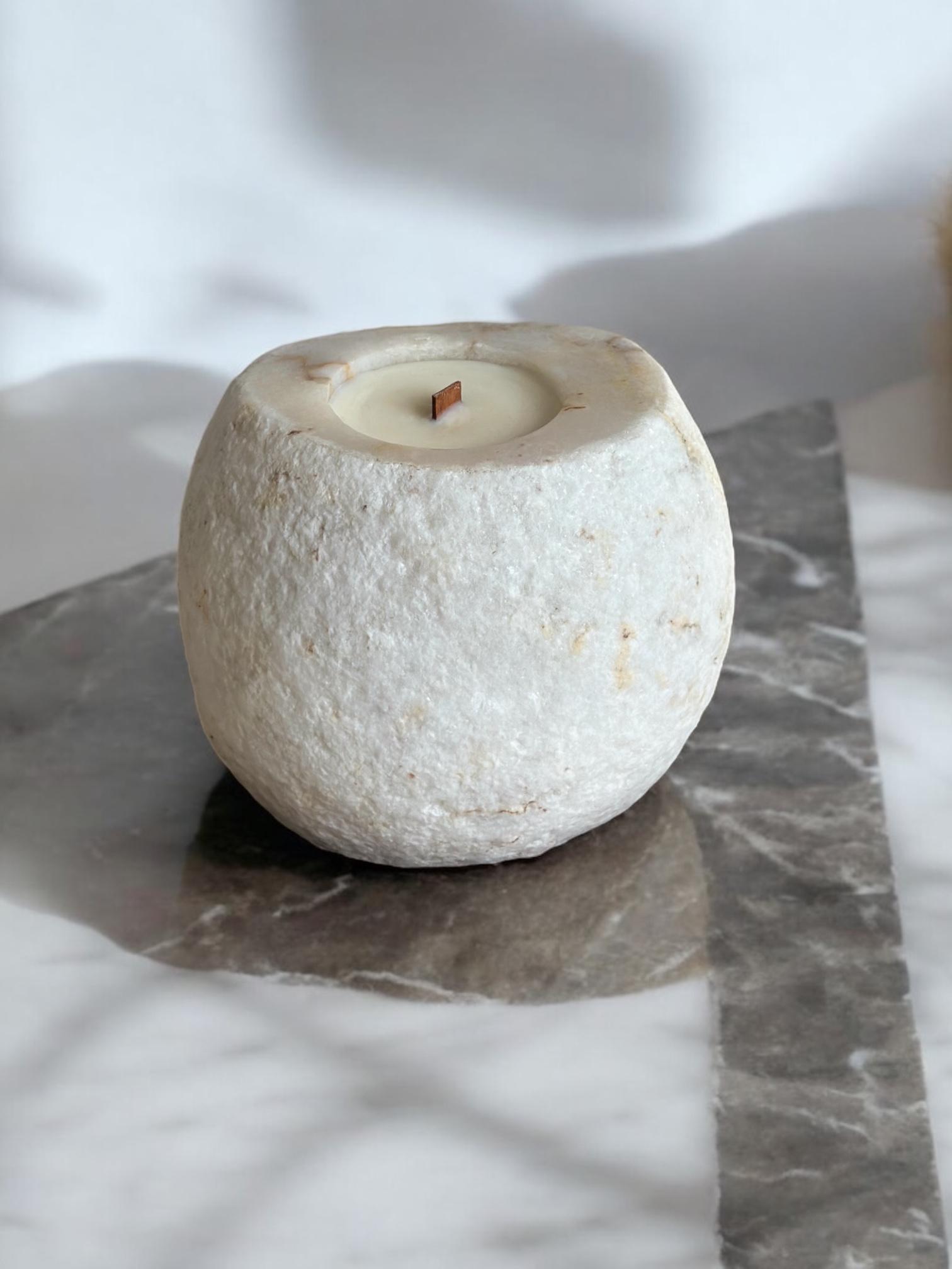 Аромасвеча из белого греческого мрамора время горения 120 часов L