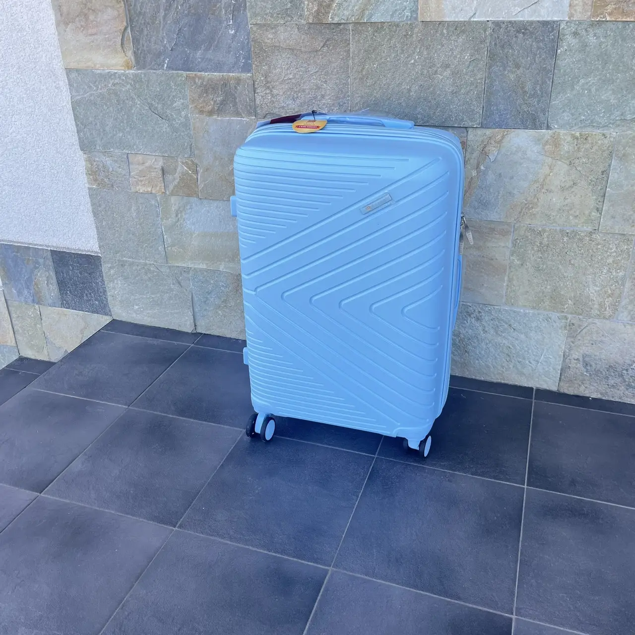 Валіза дорожня з поліпропілену Bloom 1706 середній М 63 л Блакитний - фото 3 Валіза дорожня з поліпропілену Bloom 1706 середній М 63 л Блакитний - фото 3