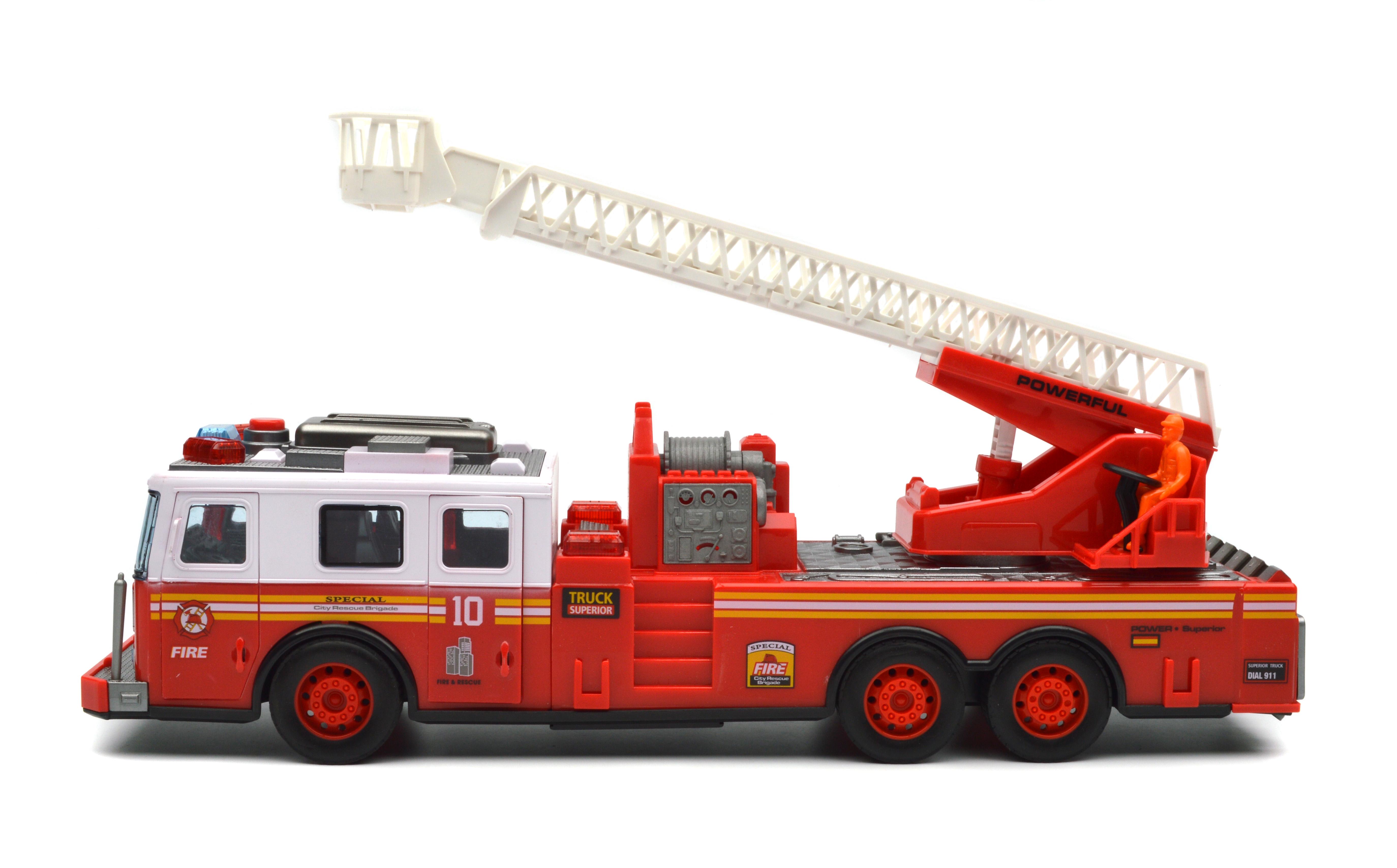 Пожарная машина Shantou 733A с подсветкой/звуками/интерактивными дверями (XF 733A) - фото 2