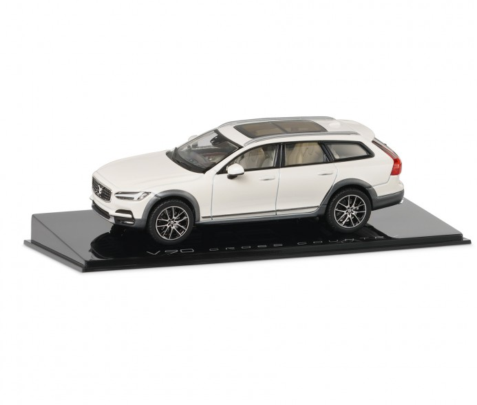 Модель автомобіля 1:43 Volvo V90 Cross Country Crystal White (30673691)