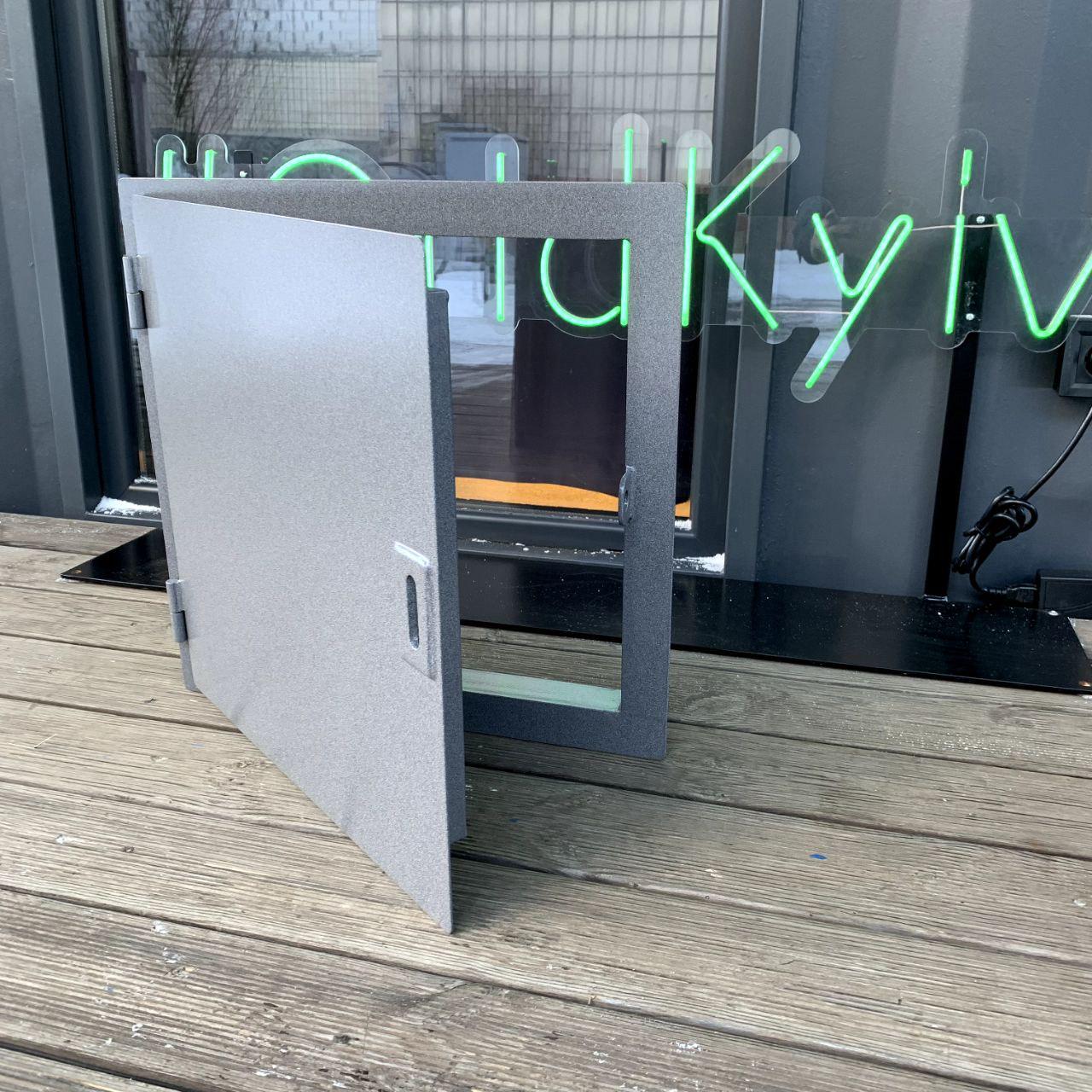 Люк антивандальний стіновий з вухом для навісного замка сталевий ревізійний 400х400 мм Лсв-44 Сірий (2080538758/К0547) - фото 4 Люк антивандальний стіновий з вухом для навісного замка сталевий ревізійний 400х400 мм Лсв-44 Сірий (2080538758/К0547) - фото 4