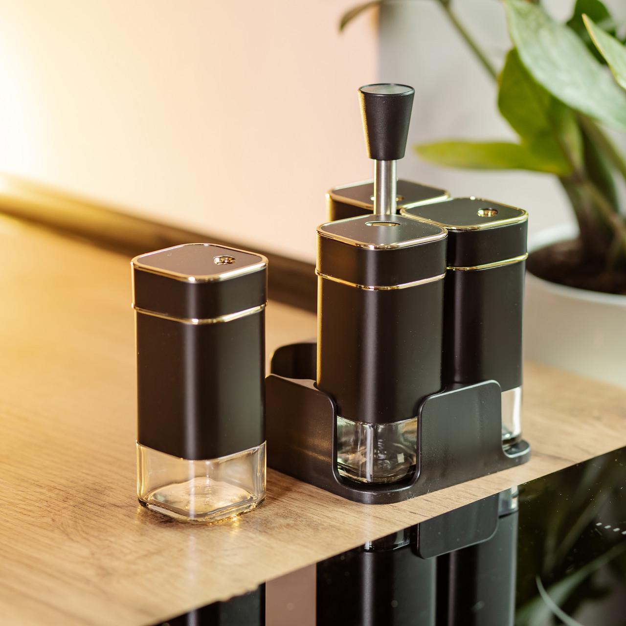Набір для спецій на підставці HP-1306 4 шт. 10х10х17 см 120 мл Чорний (A-033681) - фото 7 Набір для спецій на підставці HP-1306 4 шт. 10х10х17 см 120 мл Чорний (A-033681) - фото 7