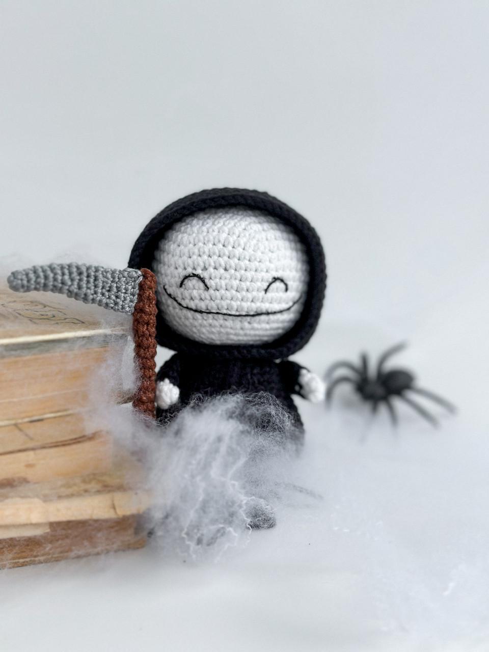 Кукла вязаная Жнец с косой (29528513) - фото 6