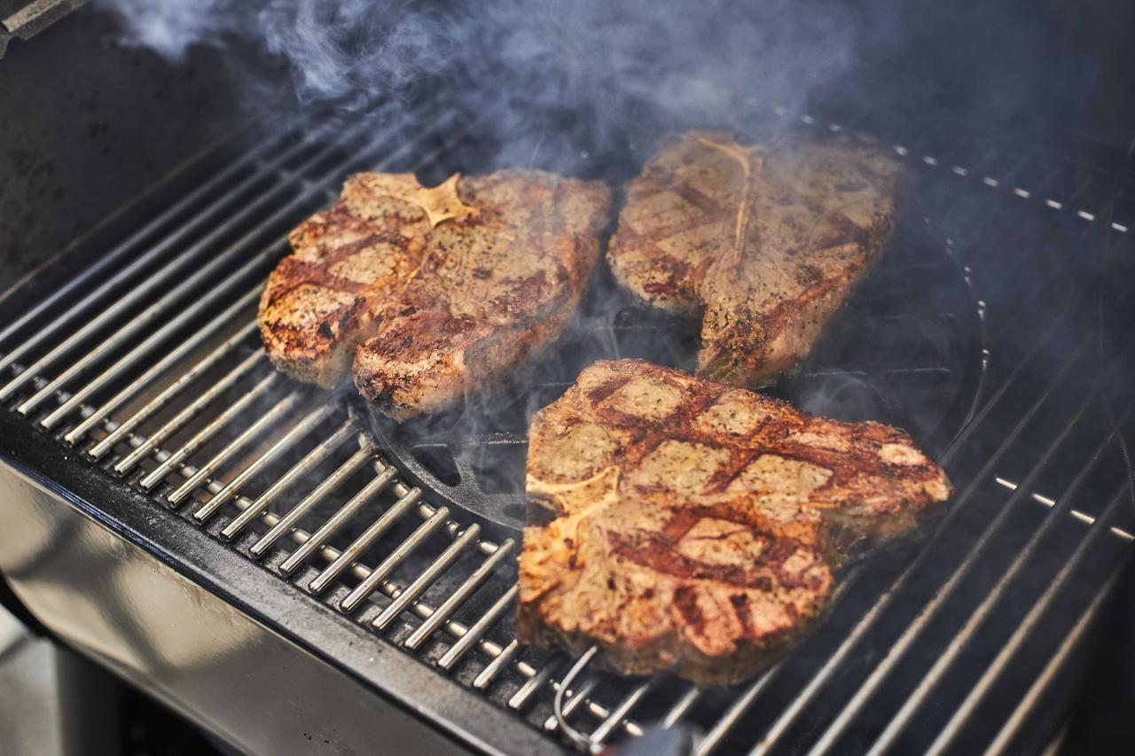 Решітка чавунна для гриля з решіткою Weber Gourmet BBQ System (A-013488) - фото 4