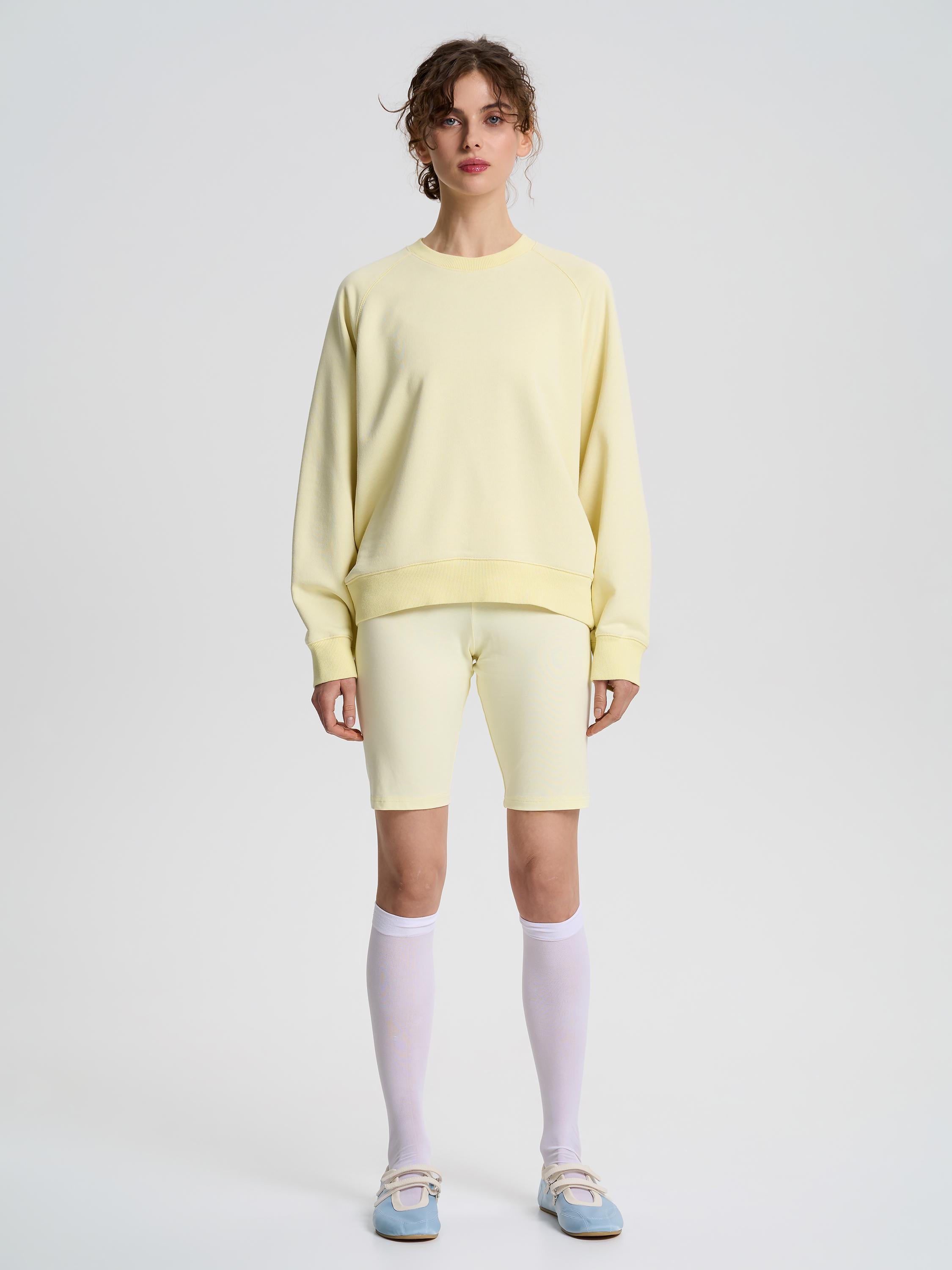 Світшот-реглан жіночий укорочений ROZA 231111 M Ніжно-жовтий (4824005718922) - фото 4 Світшот-реглан жіночий укорочений ROZA 231111 M Ніжно-жовтий (4824005718922) - фото 4